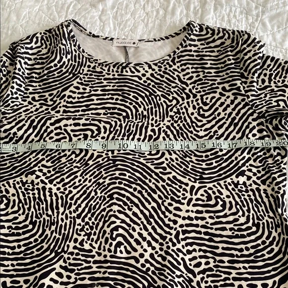 Black and White Patterned Dress - Picture 3 of 6